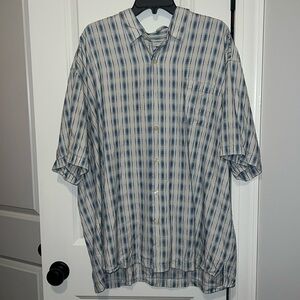 100% Silk Tommy Bahama size XXL Coastal Button Down Shirt perfect for vacation!